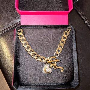 Juicy couture heart pendant necklace